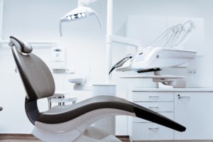 Skaling, rentgen, znieczulenie. Co może ciężarna u dentysty